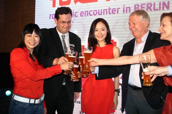 http://www.newswatch247.com/pics/default/download/e972e54bc1ce7348bbacffea30e6abf9.jpg