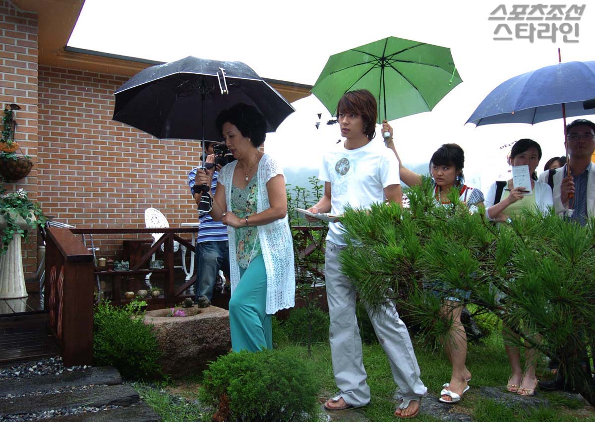 http://www.newswatch247.com/pics/default/download/eabf0410e6e90b9f365b99b949189480.jpg