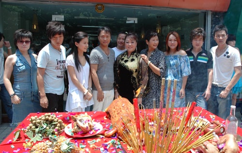 http://www.newswatch247.com/pics/default/download/eecf6381057a4d9d6db36268393641a3.jpg