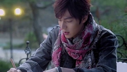 http://www.newswatch247.com/pics/default/download/f0eb5abfbea16f9c999ab118d1bd7bda.jpg