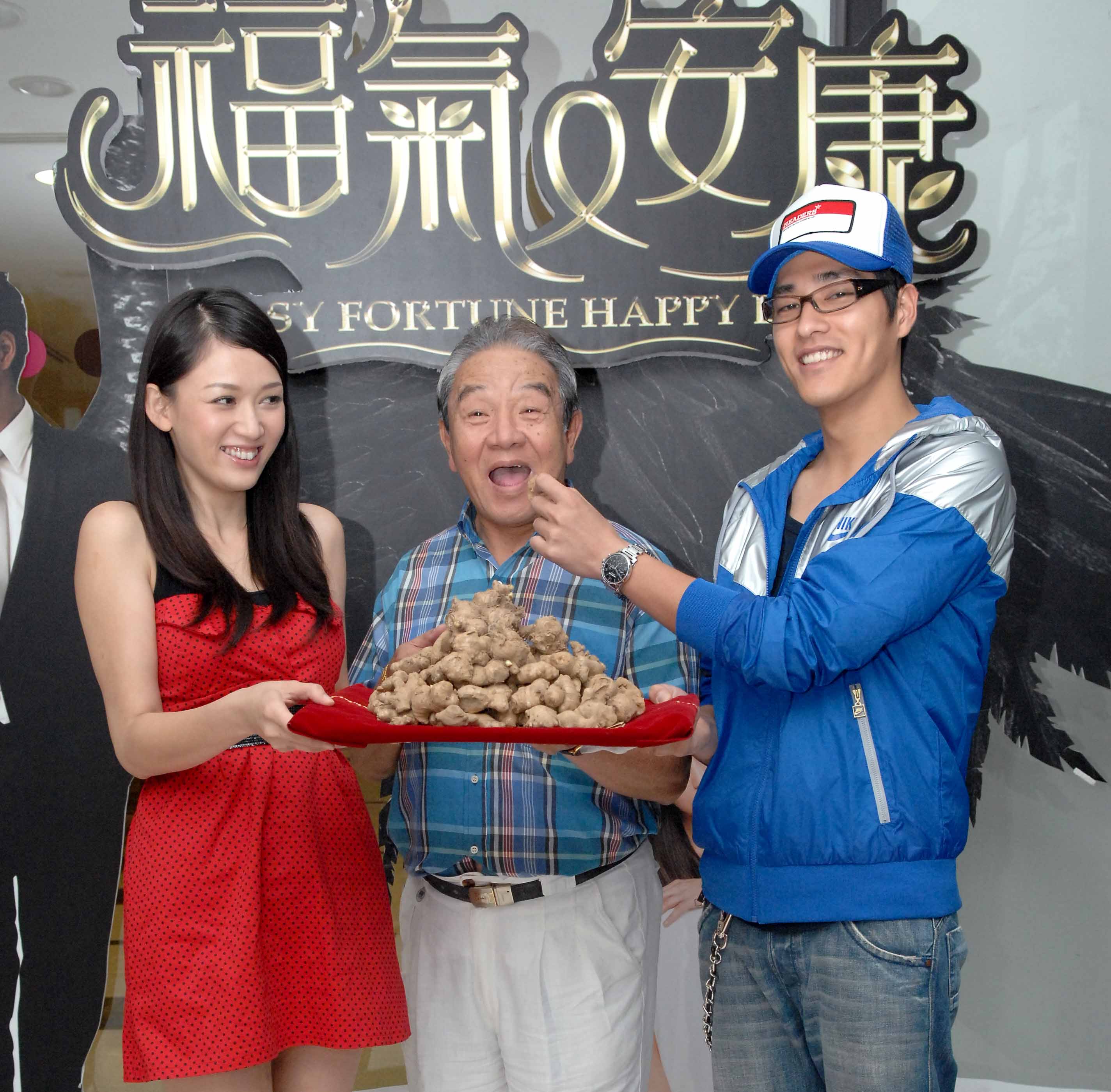 http://www.newswatch247.com/pics/default/download/f2c73833193c2c36f5585c1bed2545f5.jpg
