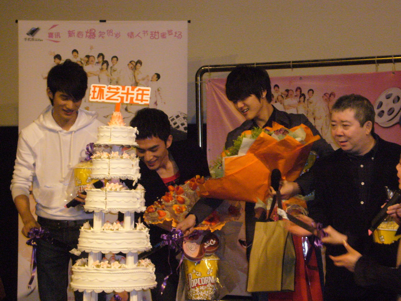 http://www.newswatch247.com/pics/default/download/f549b9608d9cab3b2aa16640576c5ccc.jpg