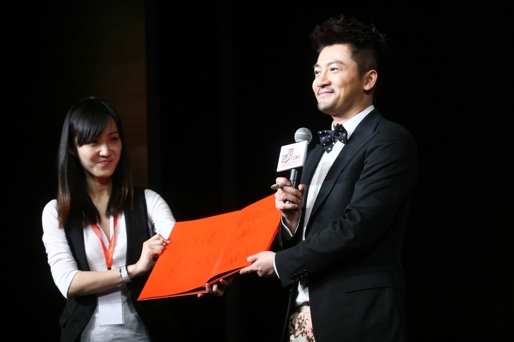 http://www.newswatch247.com/pics/default/download/f5e087ffbd90900f6005215a552d58e5.jpg