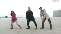 李光潔、馬蘇帶領《團圓飯》劇組大跳騎馬舞