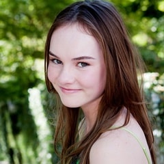 瑪德琳·卡羅爾Madeline Carroll