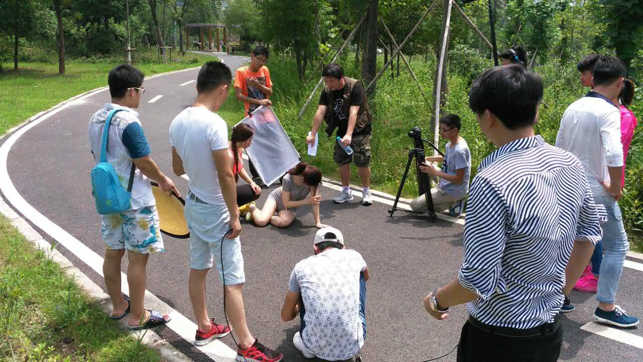 http://www.newswatch247.com/pics/default/download/f8d4fbdbf1c4d9e0501b1c6f8f3c5e87.jpg