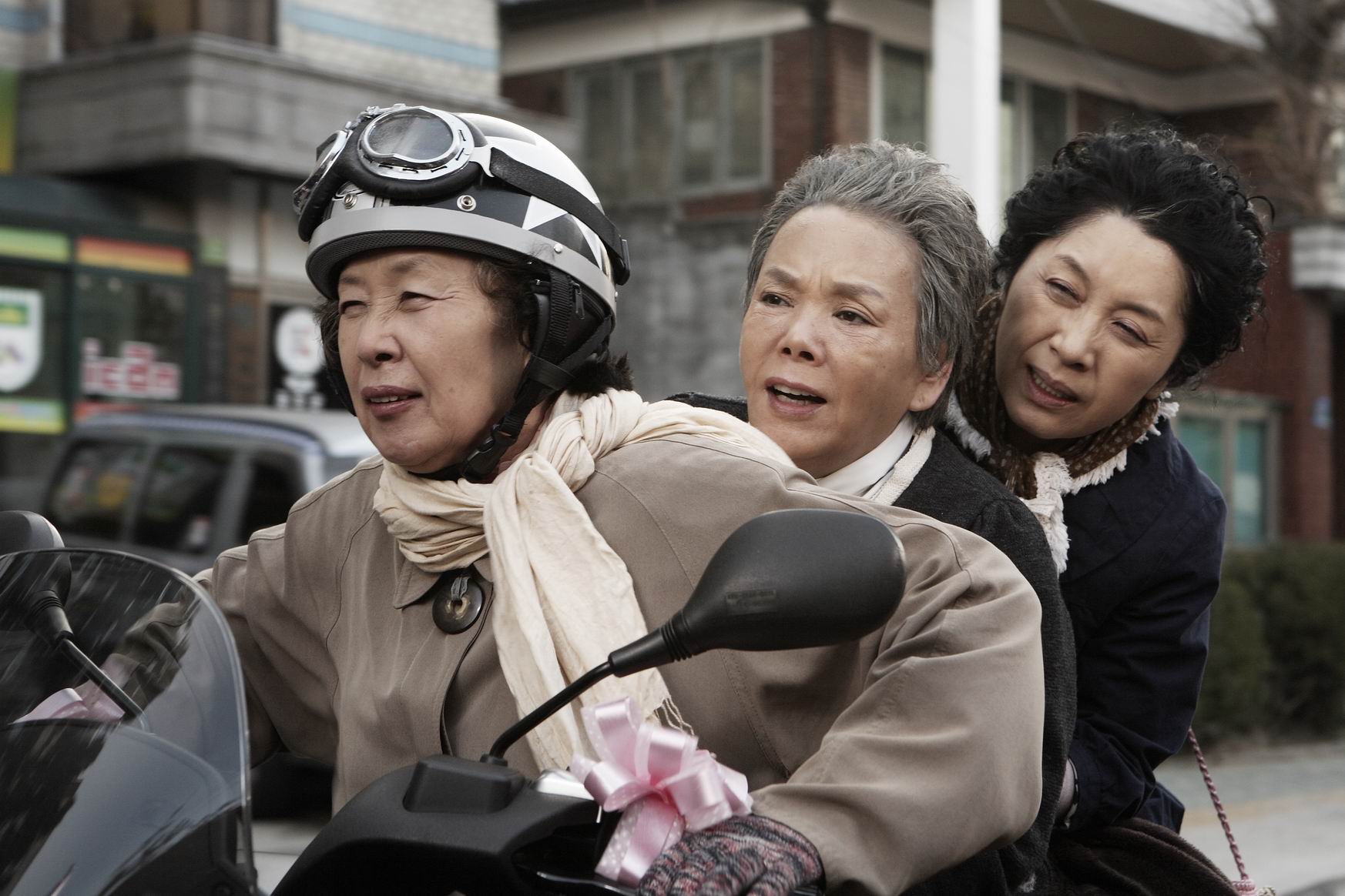 http://www.newswatch247.com/pics/default/download/f963cb0b573d0142180164dd0156e92b.jpg