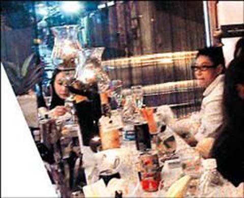 http://www.newswatch247.com/pics/default/download/ffb5941c5bdd08af998088827a4e9df8.jpg