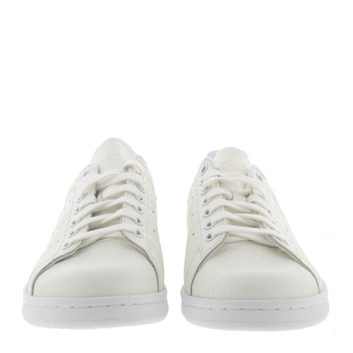 adidas(阿迪達(dá)斯) 白色logo點(diǎn)綴針孔裝飾運(yùn)動(dòng)鞋 BR 39.3