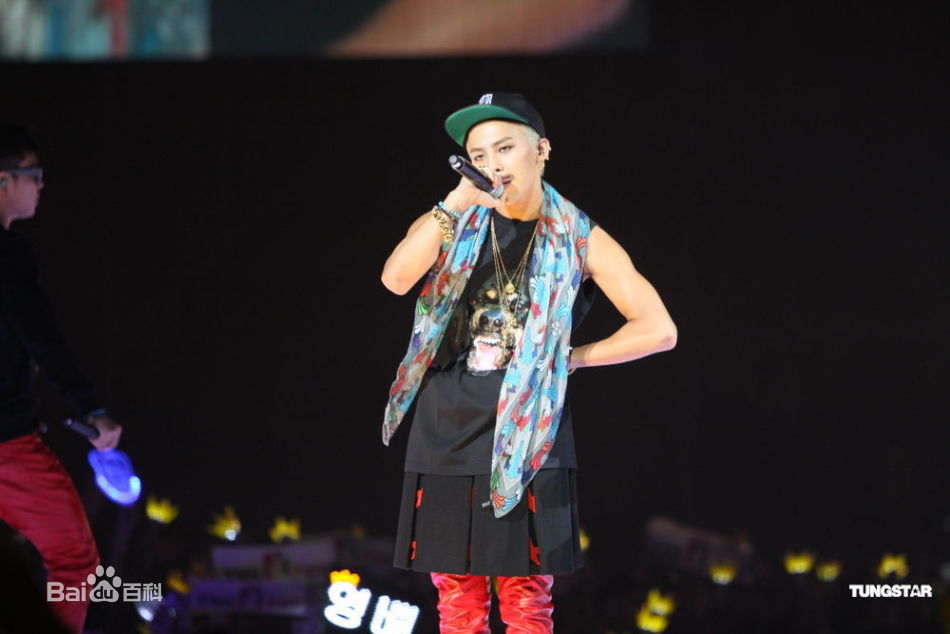 http://www.newswatch247.com/pics/star/pic/01e89f88db1b4928fce382ae4a64ffa7.jpg