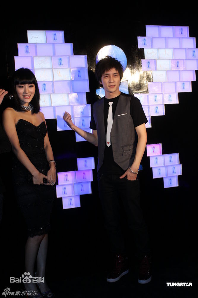 http://www.newswatch247.com/pics/star/pic/024f10b4ad846bacbc6027bbf3dc4648.jpg