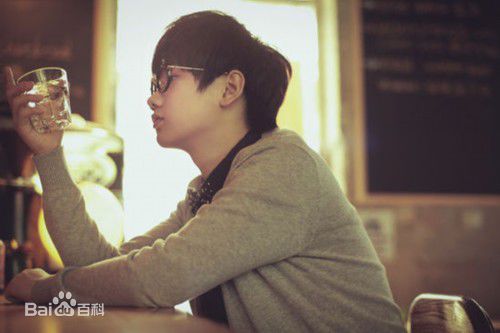 http://www.newswatch247.com/pics/star/pic/037b41be508fadbf82a1d5e41146aa0a.jpg