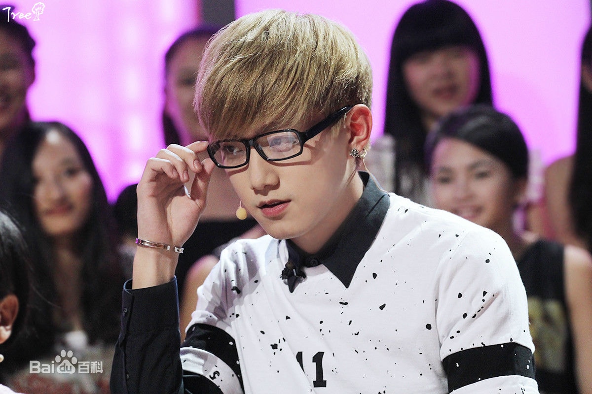 http://www.newswatch247.com/pics/star/pic/039d8533d69c76199e2d76f4301be30a.jpg