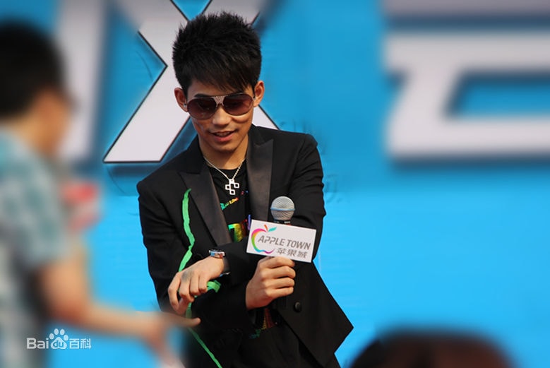 http://www.newswatch247.com/pics/star/pic/04b5fb557f120c5838d517f9bffbae8b.jpg