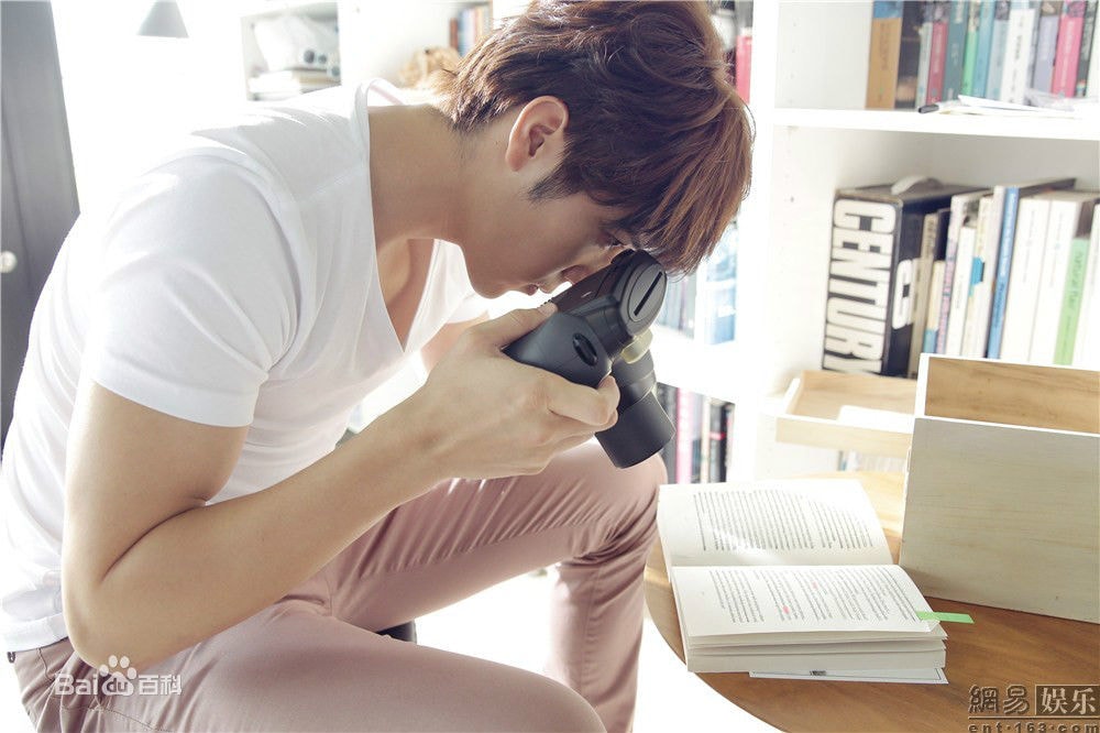 http://www.newswatch247.com/pics/star/pic/04cbe4d59d17098642af4c035df4eb75.jpg