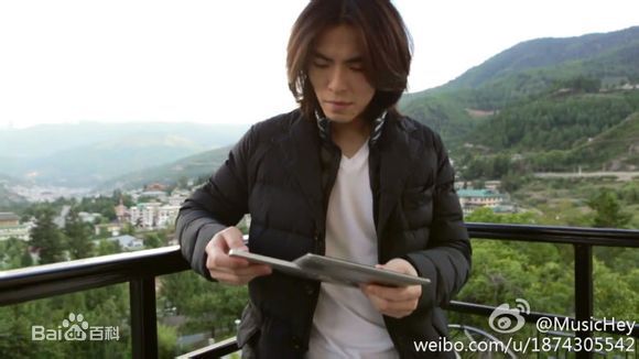 http://www.newswatch247.com/pics/star/pic/04f8f33a153eb2369915e927e8e6ac68.jpg