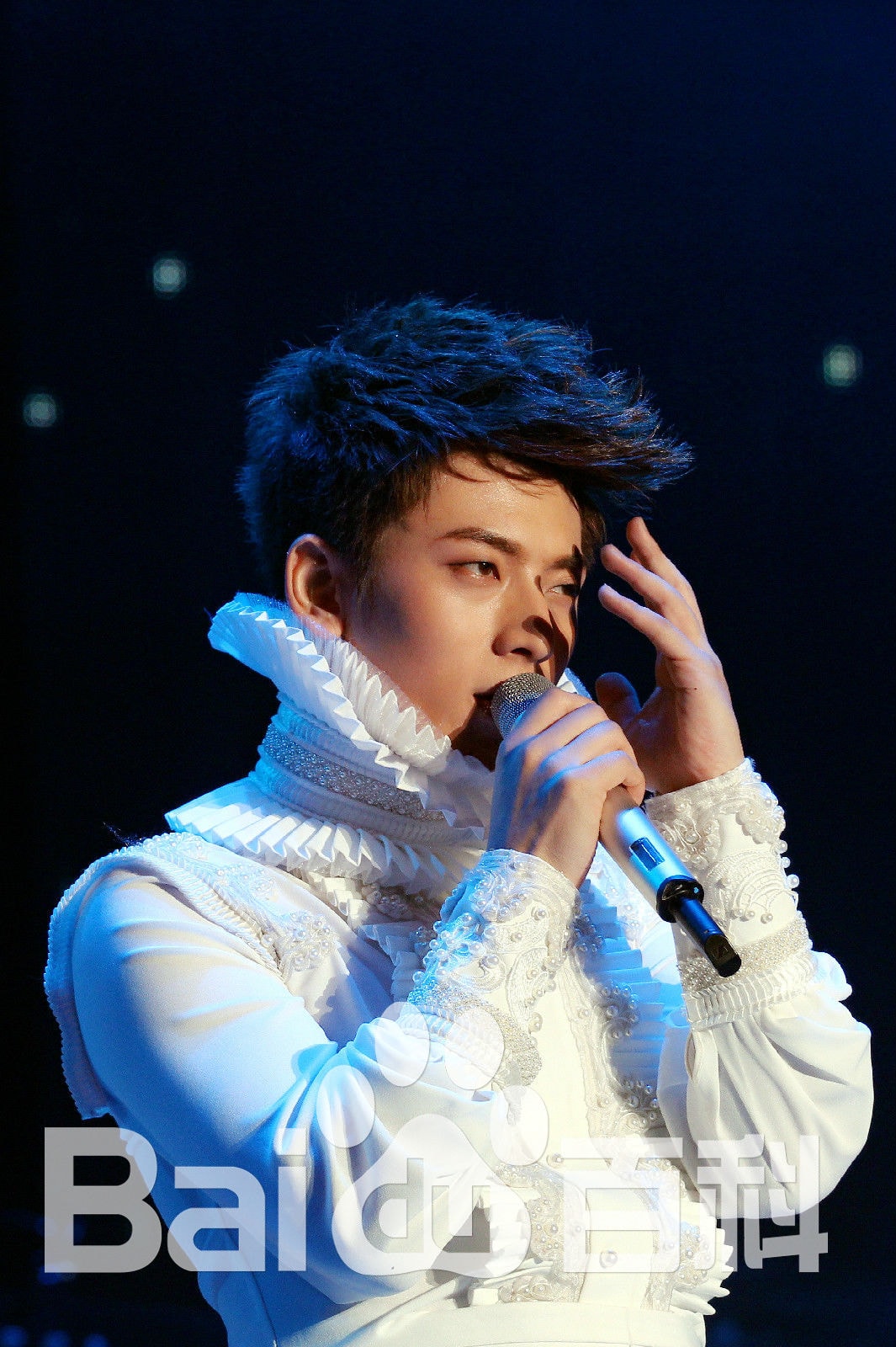 http://www.newswatch247.com/pics/star/pic/05558c3f5945a0eb0da5bb8b5cce8e91.jpg