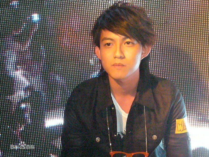 http://www.newswatch247.com/pics/star/pic/06390bbd6869794ae7406e581e7dd642.jpg