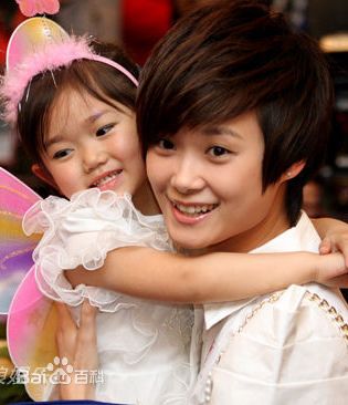 http://www.newswatch247.com/pics/star/pic/084bc591c044857bf74a003c213e218d.jpg
