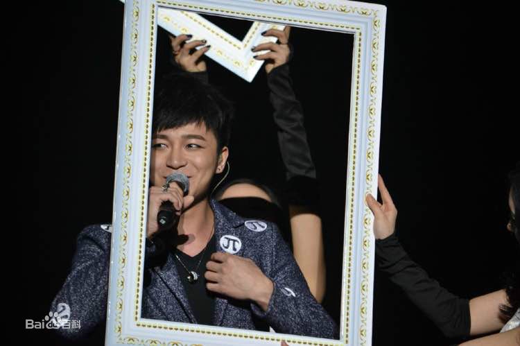 http://www.newswatch247.com/pics/star/pic/085c52f5363740acb42ba1889bf46f98.jpg