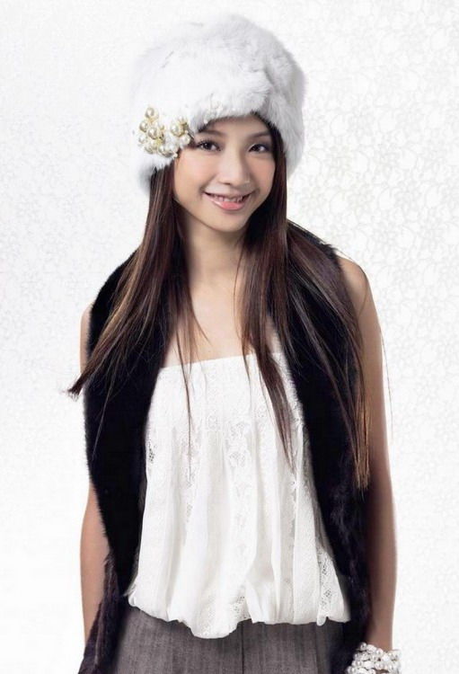 http://www.newswatch247.com/pics/star/pic/08996322b310d8cf2b20ca5fc1e9e8a5.jpg