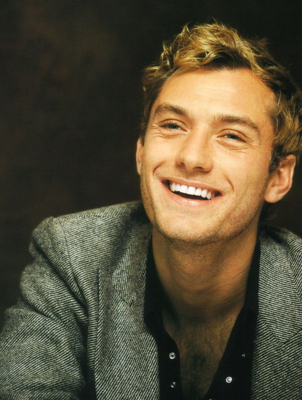 http://www.newswatch247.com/pics/star/pic/08a8/2302c543cca17724384261fc4df0.jpg