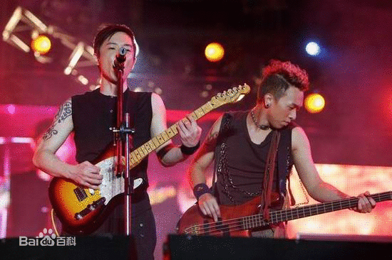 http://www.newswatch247.com/pics/star/pic/093327a13a5982993eefd5b372058f72.jpg