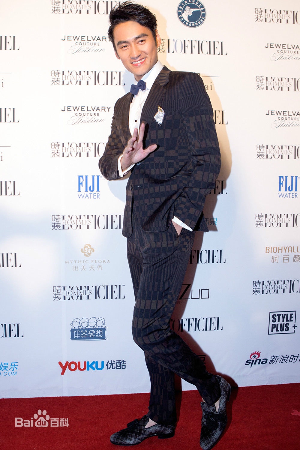 http://www.newswatch247.com/pics/star/pic/0a391769c8a1d3190391490eae7b81da.jpg