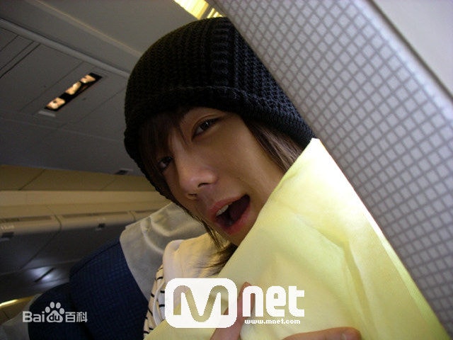 http://www.newswatch247.com/pics/star/pic/0b1cd351988dbba6b163463303444975.jpg