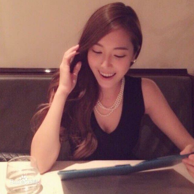 http://www.newswatch247.com/pics/star/pic/0b8d692abe60e9f9cc5a7beb5f658e22.jpg
