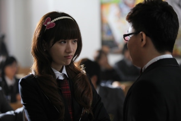 http://www.newswatch247.com/pics/star/pic/0c106932cf16795a374c79fcd1caf6e6.jpg
