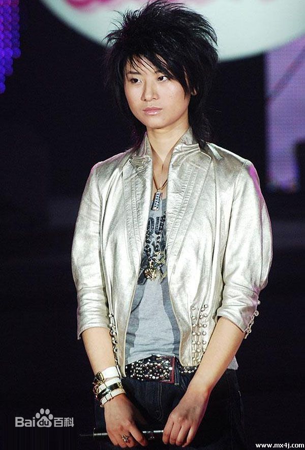 http://www.newswatch247.com/pics/star/pic/0d392cf15713422e28ff19ab75f37bd1.jpg