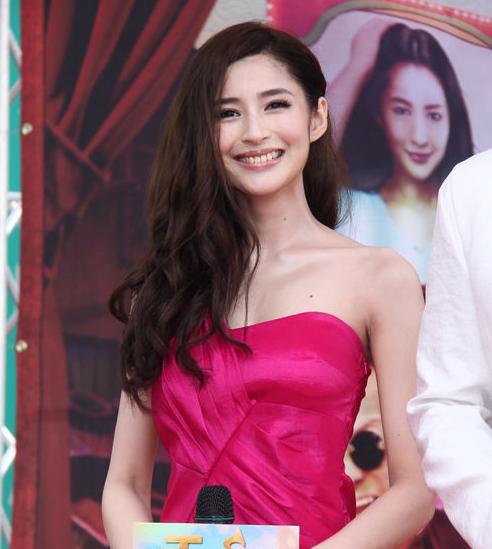 http://www.newswatch247.com/pics/star/pic/0e00eeddde1bd42bd0e4a6c92256c720.jpg