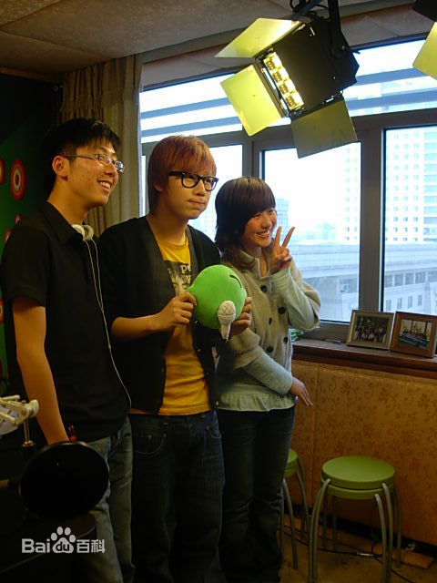 http://www.newswatch247.com/pics/star/pic/0ea4598f88d39f160acb995ab394c9b4.jpg