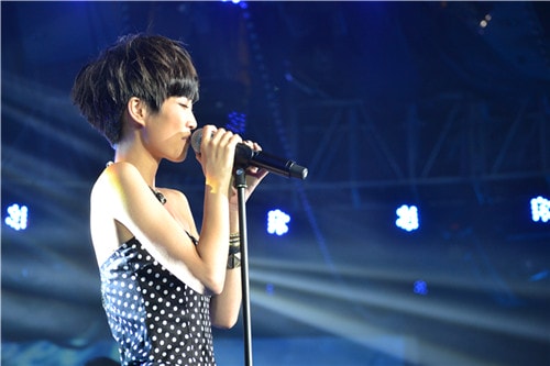 http://www.newswatch247.com/pics/star/pic/0ede674b44f4b11be05295e4e73a8e97.jpg