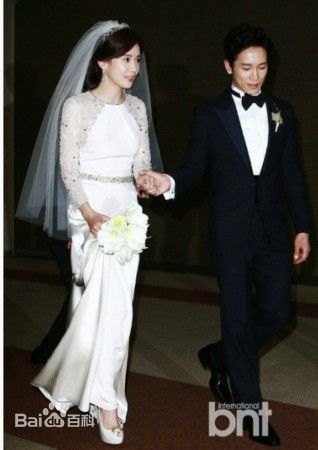 http://www.newswatch247.com/pics/star/pic/0ee20affab48147de2c4b99bad841997.jpg