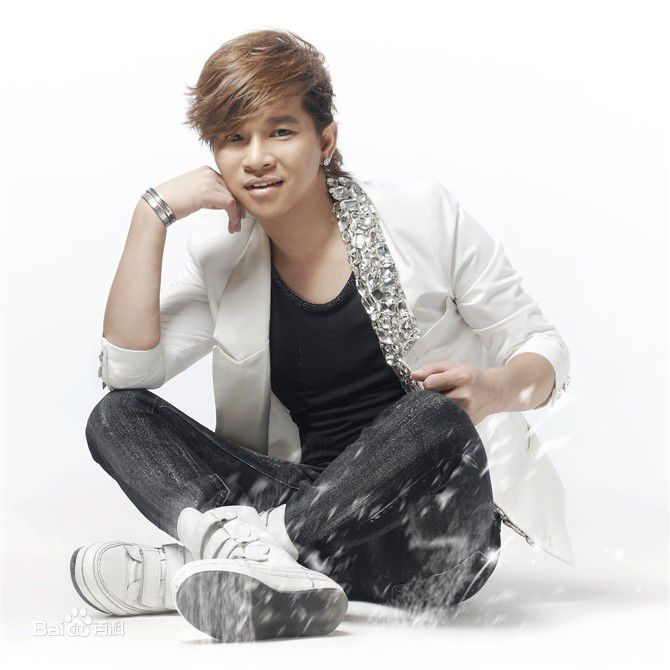 http://www.newswatch247.com/pics/star/pic/10962ae869686f3976cbf4b3876f7c99.jpg