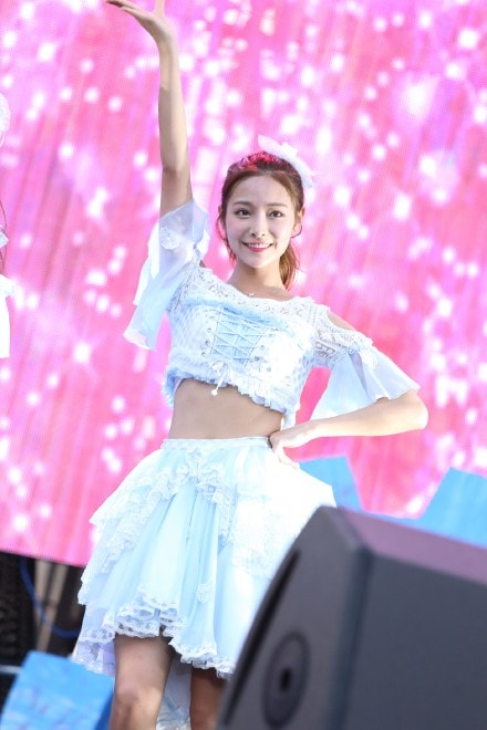 http://www.newswatch247.com/pics/star/pic/10c4600152fd6cdd0663d8aa614beead.jpg