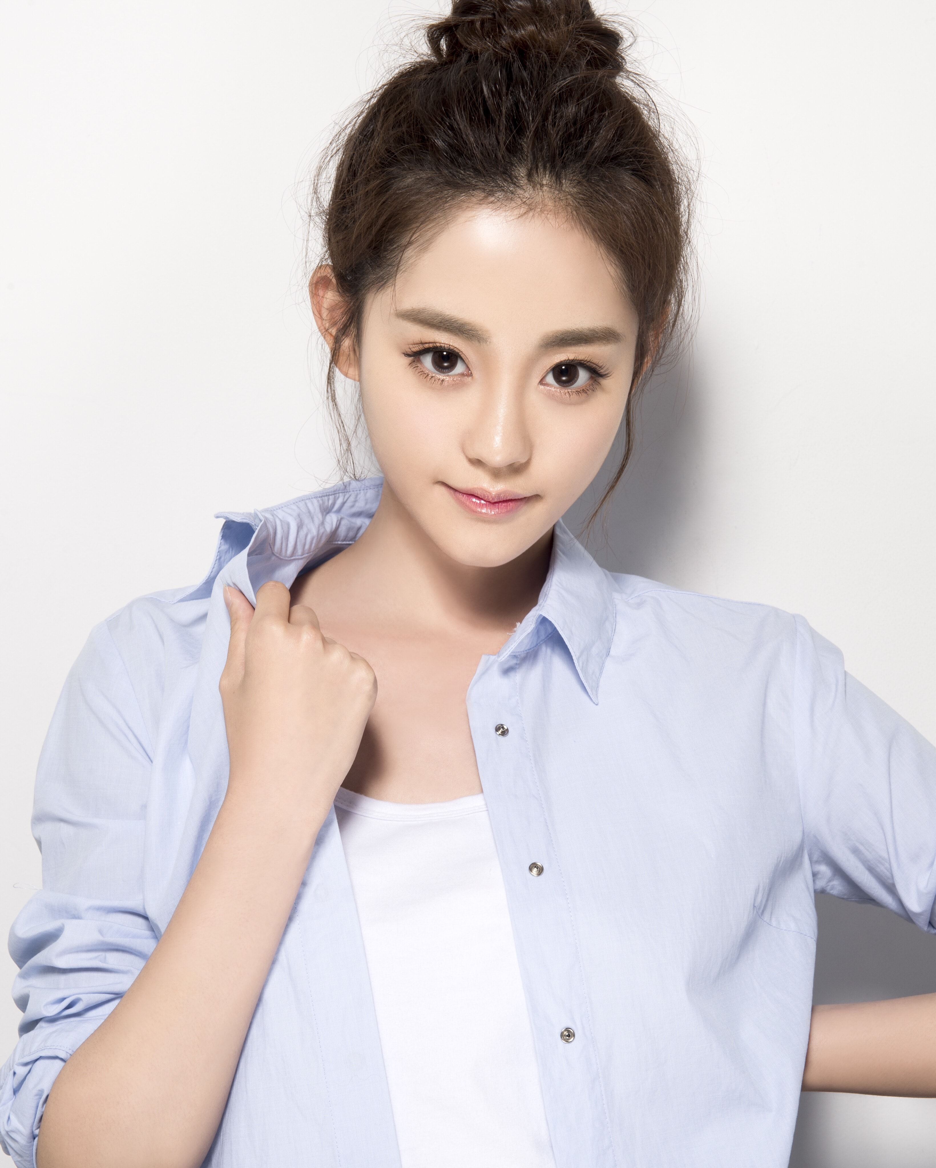 http://www.newswatch247.com/pics/star/pic/11f0ad0a26fbf02b285494a028a26e15.jpg