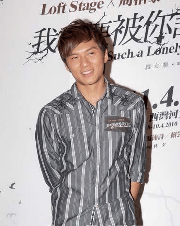 http://www.newswatch247.com/pics/star/pic/130e0a435b532f1bdb3ad0dd3ff888e8.jpg