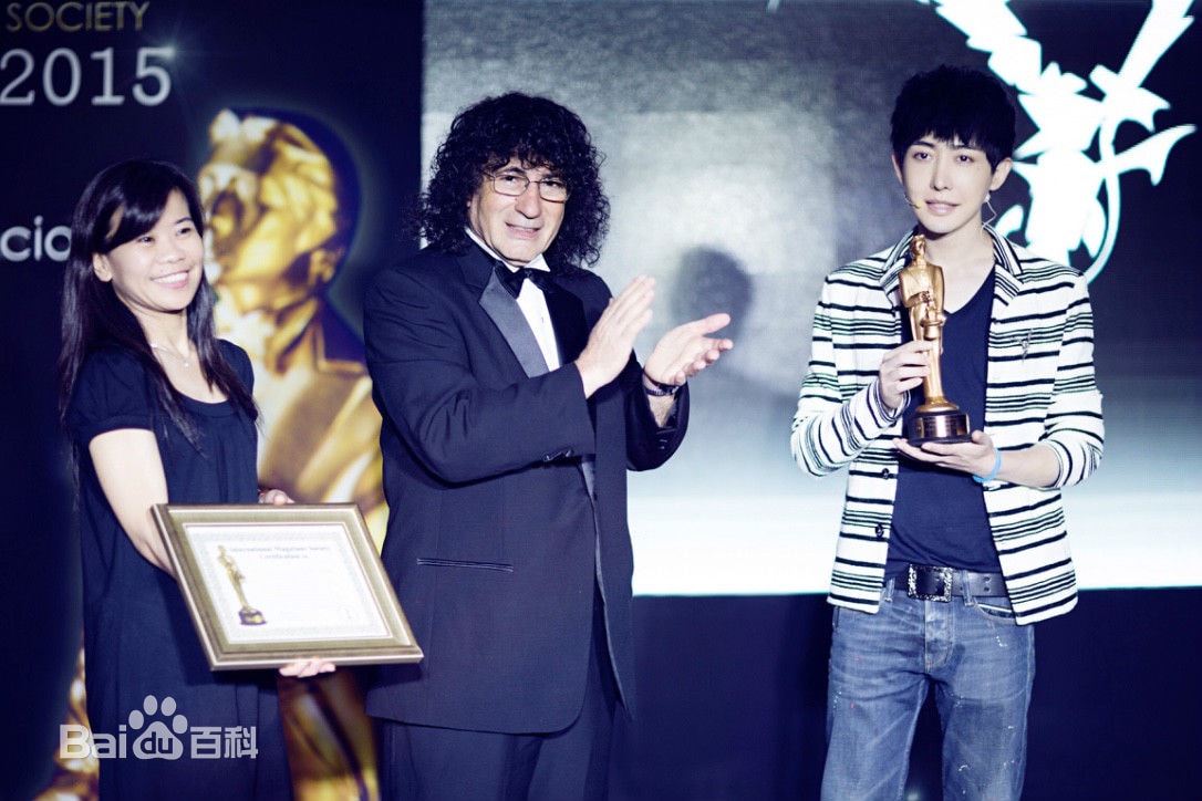 http://www.newswatch247.com/pics/star/pic/1379848e489be87561a30fa13f53c836.jpg