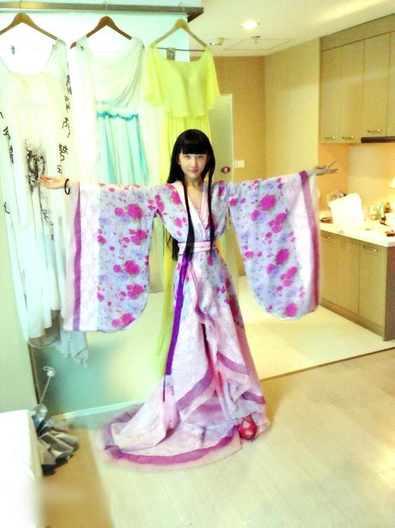 http://www.newswatch247.com/pics/star/pic/1475ff9fea47cfbe53a36deb4e21e8c4.jpg
