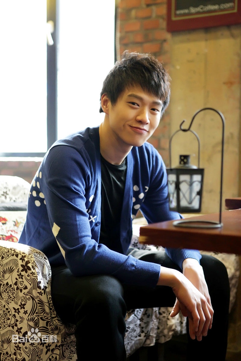 http://www.newswatch247.com/pics/star/pic/14f8a3a2fc72cc2364145bee876e4b04.jpg