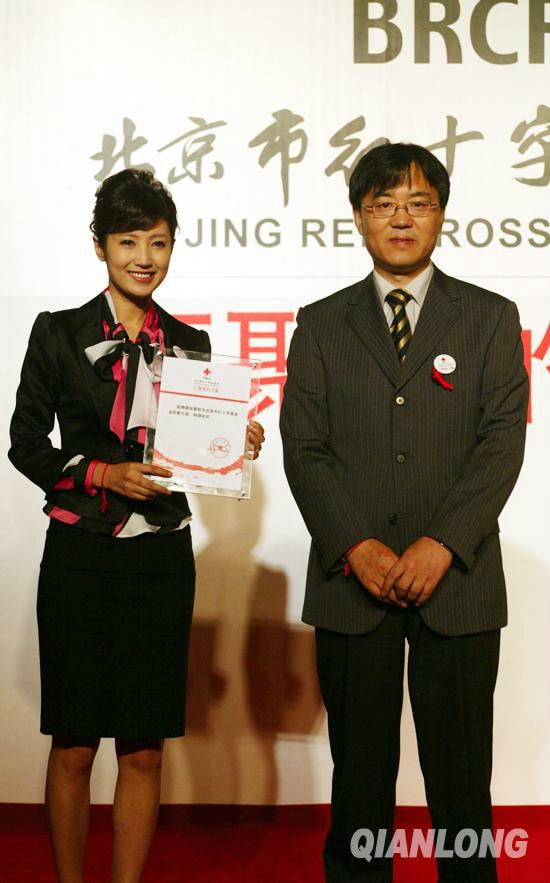 http://www.newswatch247.com/pics/star/pic/1558/9671b1b12c8478cec12a7e874fd9.jpg