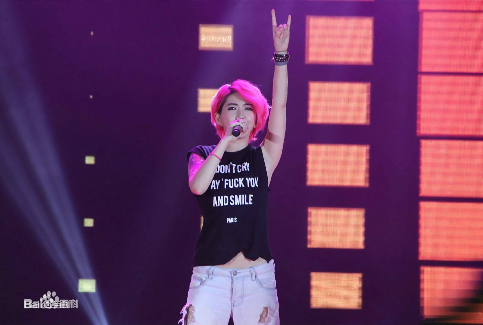 http://www.newswatch247.com/pics/star/pic/15d8d08190c0e152b015ea62237c6bdf.jpg