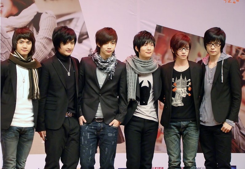 http://www.newswatch247.com/pics/star/pic/1619/89d8b5be837830b62daecf297e6c.jpg