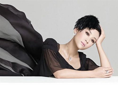 http://www.newswatch247.com/pics/star/pic/1638465e616bc903884ea0162696d95e.jpg