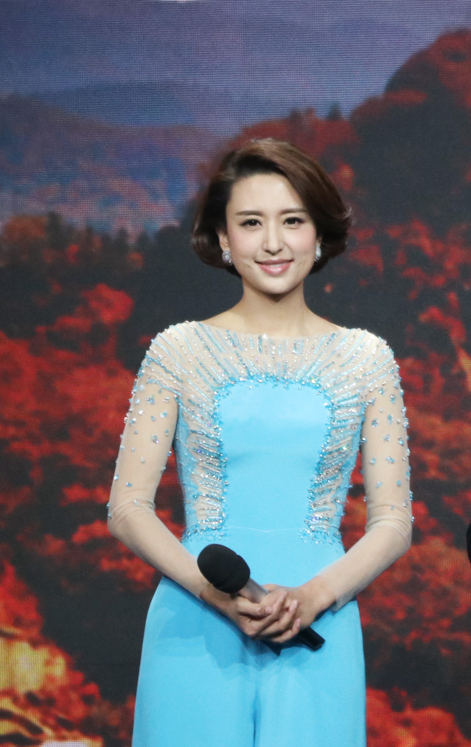 http://www.newswatch247.com/pics/star/pic/169a1c41b19fd3488a5b094775747f7f.jpg