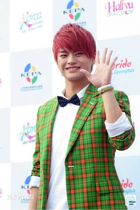 http://www.newswatch247.com/pics/star/pic/18f7103cc1fc04d12b3eba656b2d9bcd.jpg