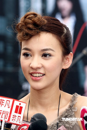 http://www.newswatch247.com/pics/star/pic/1a664ce0809e78509188b15ff10e4e40.jpg